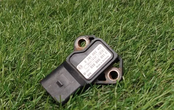 Volkswagen Transporter - Caravelle T5 Air pressure sensor 038906051C 0281002401