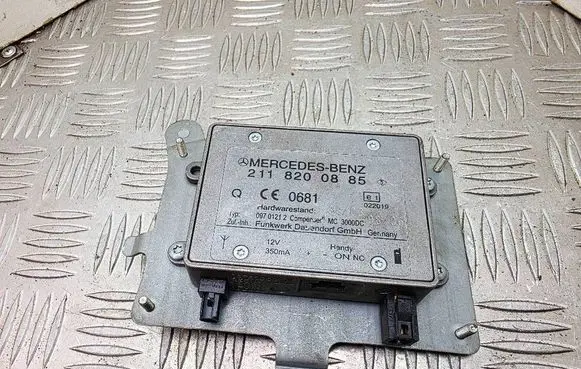Mercedes-Benz S W221 Aerial antenna amplifier 2118200885