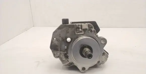 BMW 3 E90 E91 Fuel injection high pressure pump 7788670 613524 0445010045