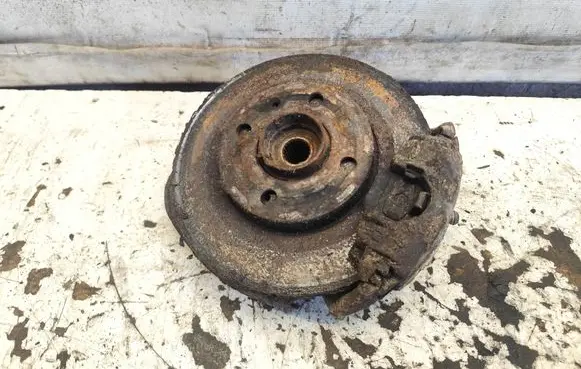 Volkswagen Polo III 6N 6N2 6NF Front wheel hub