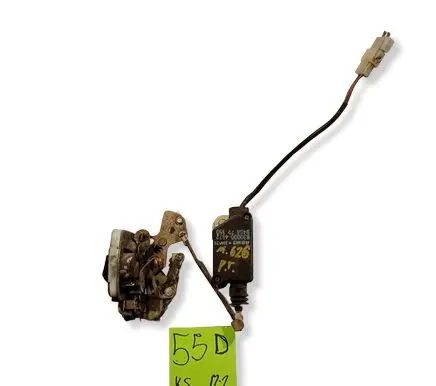 Mitsubishi Space Wagon Rear door lock GE4V72310