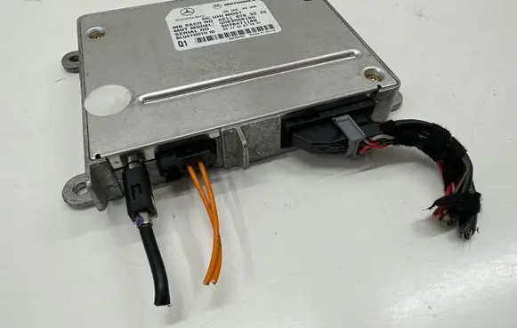 Mercedes-Benz E W211 Bluetooth control unit module A2118703226