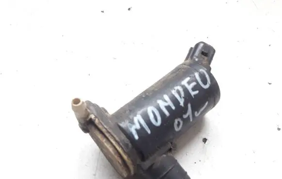 Ford Mondeo Mk III Windscreen/windshield washer pump