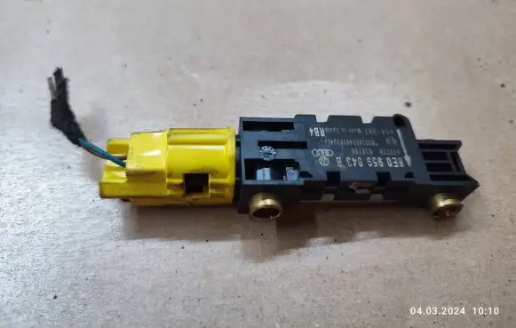 Audi A4 S4 B7 8E 8H Airbag deployment crash/impact sensor 8E0959643B