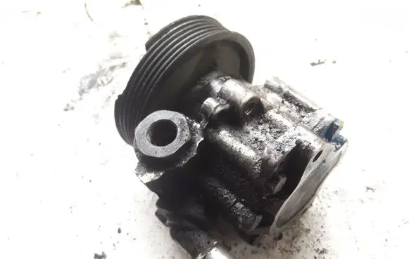 Opel Vivaro Power steering pump STR140402