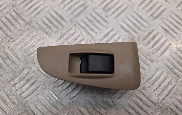 Toyota Avensis T250 Electric window control switch 8481005050 7427105020