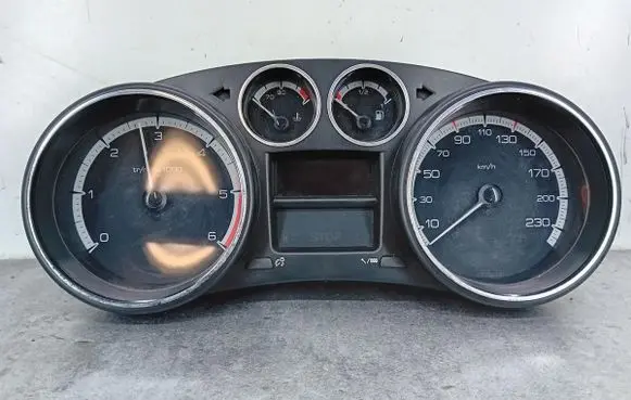 Speedometer (instrument cluster)