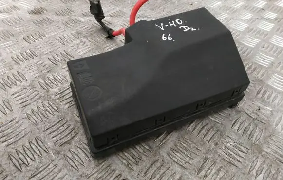 Volvo V40 Cross country Fuse box cover 31346998 30659046