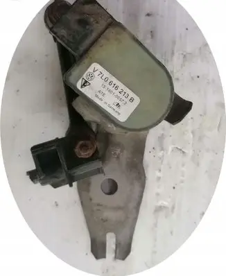 Audi Q7 4L Headlight/headlamp level sensor 7L0616213B