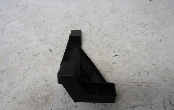 Opel Mokka X Front bumper mounting bracket 39157370