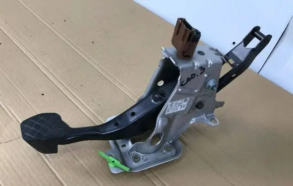Volkswagen Caddy Brake pedal 1T1721057L 8565000733185