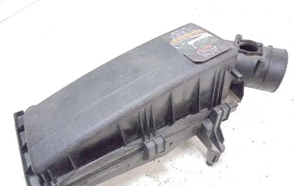 Ford Mondeo Mk III Air filter box 1S719600DE
