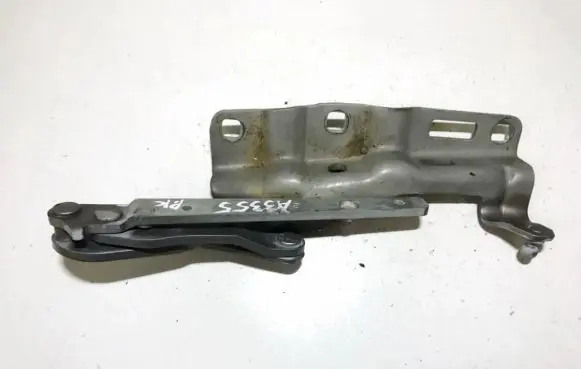 Engine bonnet/hood hinges