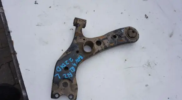 Toyota RAV 4 (XA30) Front lower control arm/wishbone