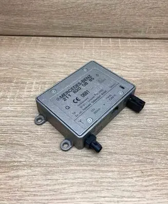 Mercedes-Benz E W211 Aerial antenna amplifier 2118200885