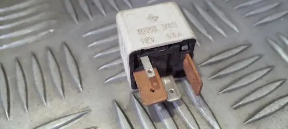 Volkswagen Golf II Other relay 171906383