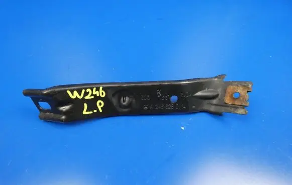 Mercedes-Benz B W246 W242 Fender mounting bracket A2466280114