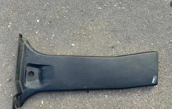 Nissan Patrol Y61 (B) pillar trim (bottom) 76916VD205