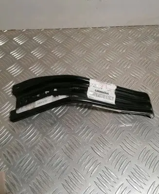 Mitsubishi L200 Front bumper support beam 6400B864
