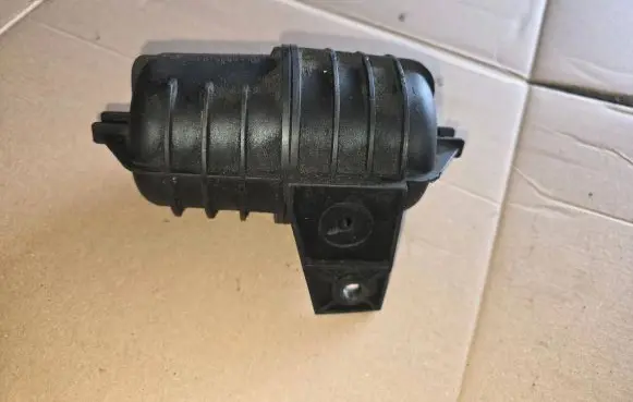 Vacuum air tank