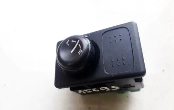 Nissan Primera Wing mirror switch
