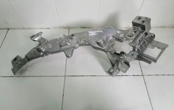 Polestar 2 Front piece kit 