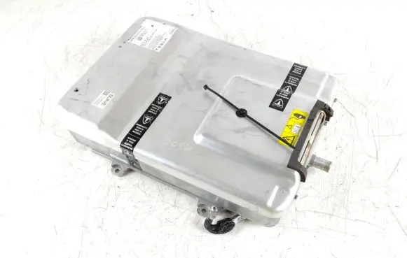 Voltage converter inverter