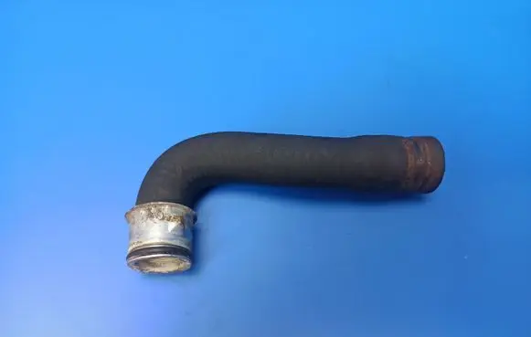 Mercedes-Benz E W211 Engine coolant pipe/hose