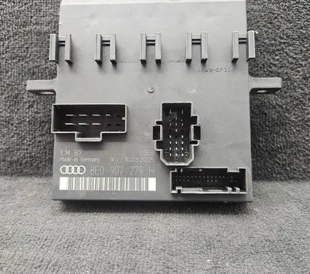 Audi A4 S4 B7 8E 8H Comfort/convenience module 8E0907279H