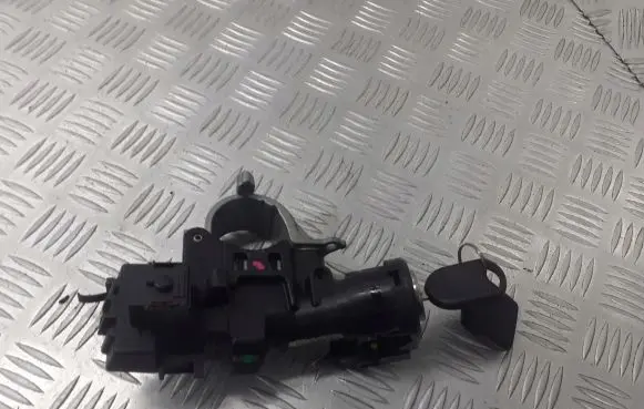 Ford Focus Ignition lock 8L843F642AJ