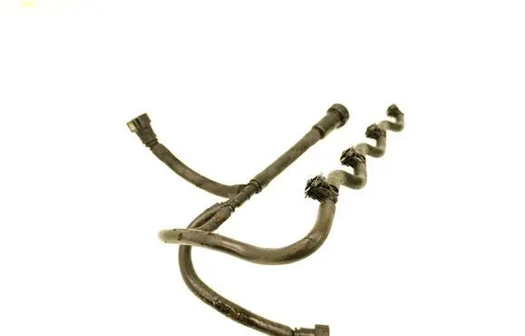 Volvo V40 Fuel injector supply line/pipe 