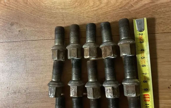 Audi A4 S4 B7 8E 8H Nuts/bolts 4D0601139A
