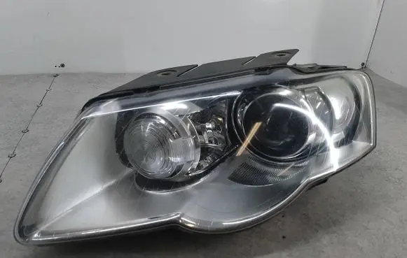 Volkswagen PASSAT B6 Headlight/headlamp 