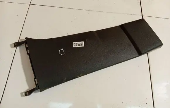 Volkswagen Polo IV 9N3 (B) pillar trim (top) 6q4867298B