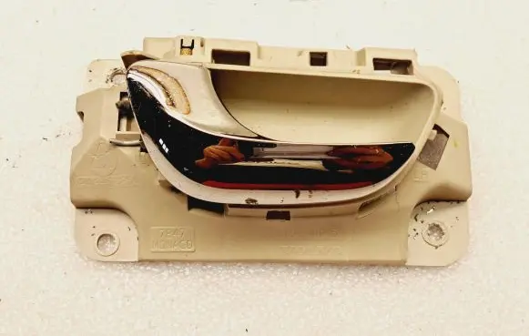 Volvo S80 Rear door interior handle 09170045