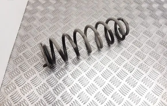 Volkswagen Touran I Rear coil spring