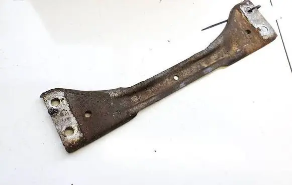 Volkswagen Golf V Engine mounting bracket