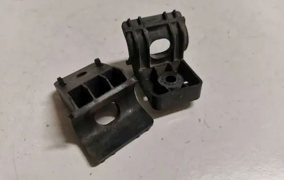 Radiator mount bracket