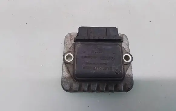 Audi 80 90 B3 Ignition amplifier control unit 791905351B