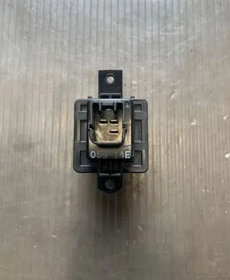 Mitsubishi Outlander Heater blower motor/fan resistor 05914E