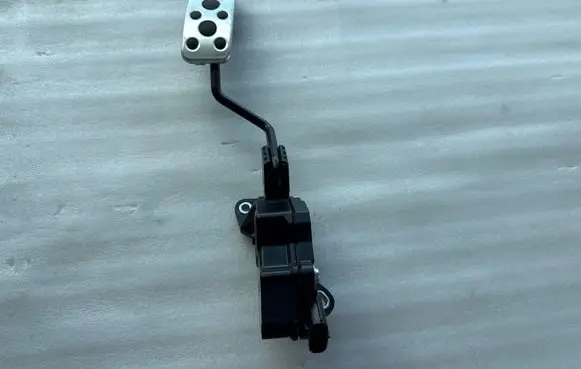 Toyota GT 86 Accelerator throttle pedal 36010CA070 1988009040 05P10E00032