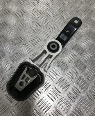 SsangYong Korando Engine mount bracket