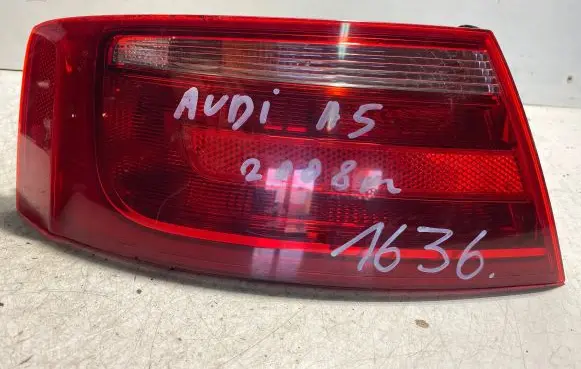 Audi A5 8T 8F Tailgate rear/tail lights 8T0945095 AU484