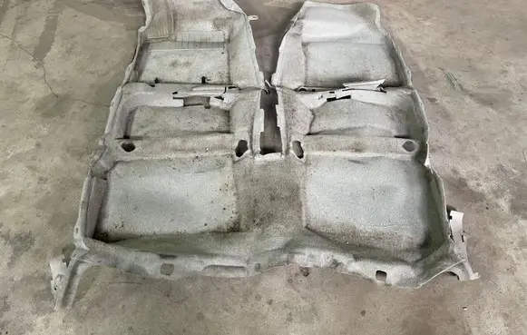 Toyota Prius (XW30) Front floor carpet liner 5851047220
