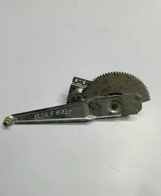 Mazda 323 F Rear window lifting mechanism without motor 