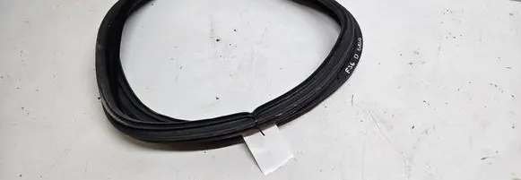 BMW 4 F36 Gran coupe Rear door rubber seal (on body) 7401894