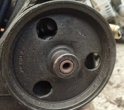 Ford Mondeo MK II Power steering pump