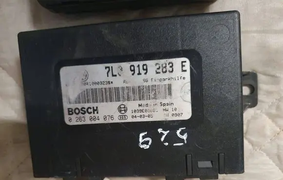 Volkswagen Touareg I Air suspension control unit module (rear) 7L3919283E 0263004076 3041000323S