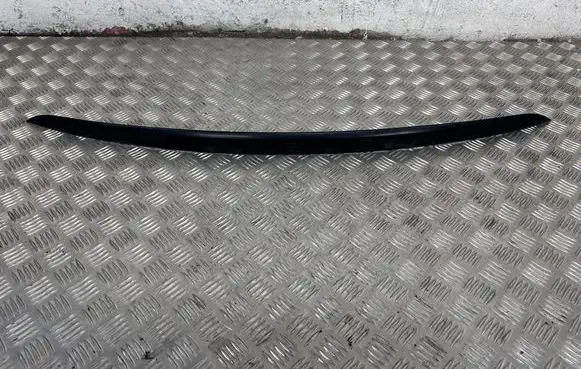 Tailgate trim