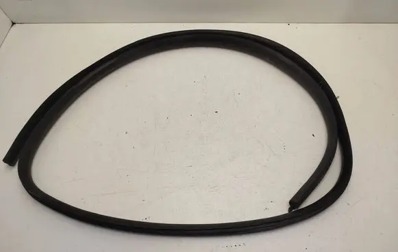 Renault Twingo III Rear door rubber seal (on body) 